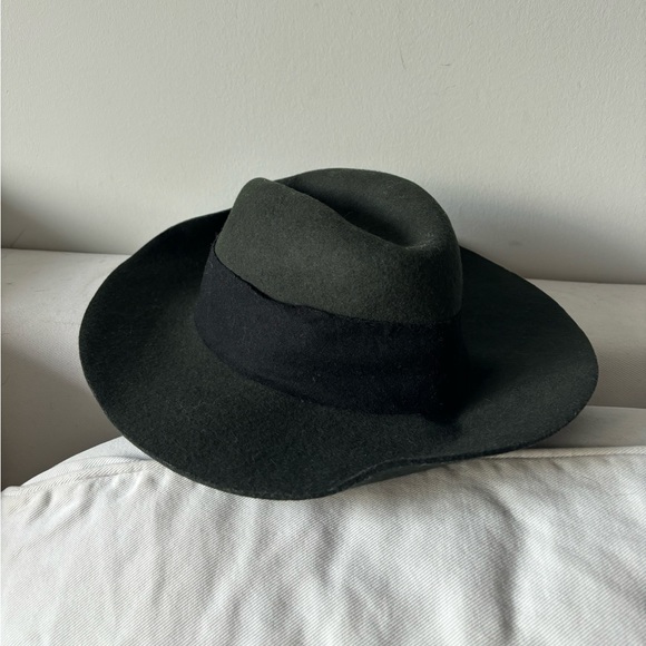 Forest Green Hat - Picture 1 of 2